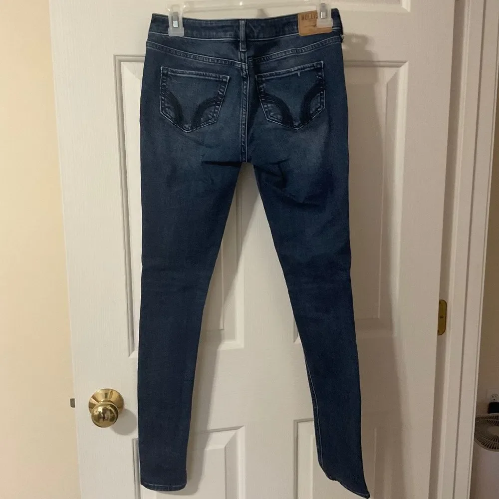 Hollister skinny jeans size 25W x 31L Rise 28.5” classic medium wash denim